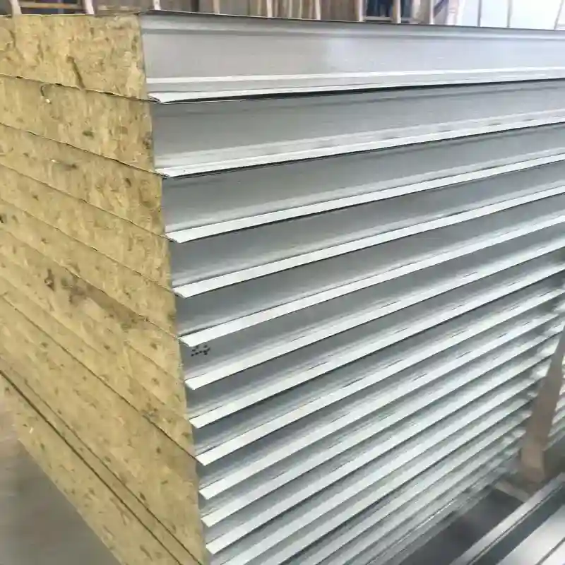 Painel de telhado composto